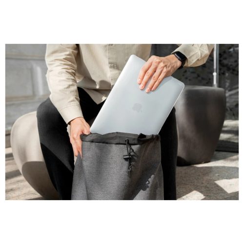 Tok UNIQ Vero MacBook Air 13" M2/M3/M4 (2022-2025) készülékhez átlátszó