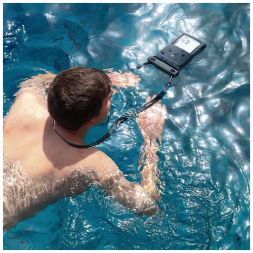 SPIGEN A611P univerzális vízálló úszó tok 2 darab matt fekete