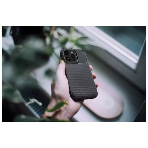 iPhone 17 készülékhez Carbon Premium tok fekete